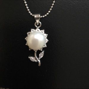 Pearl Flower Necklace